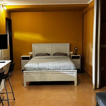 Can Jenot Delfiá Dış mekan fotoğraf